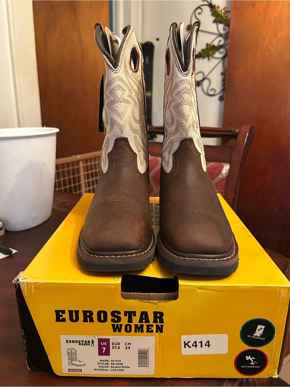 Women Eurostar Brown Leather work Boots, Oil resistant and slip resistant